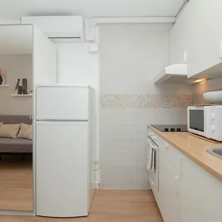 C96 - Brilliant Penthouse Studio Apartment *