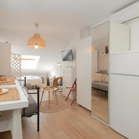 C96 - Brilliant Penthouse Studio Apartment