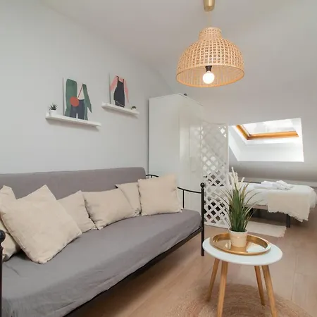C96 - Brilliant Penthouse Studio Apartment *
